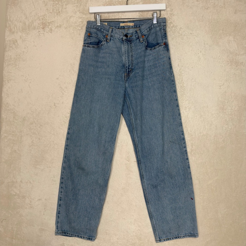 Levis Premium Dad Jean Light Wash Blue Denim High Rise Straight Leg Size 28